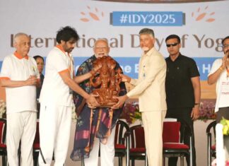 Yogandhra 2025: ‘योगांध्र 2025’ ने बनाया विश्व रिकॉर्ड, प्रधानमंत्री मोदी हुए खुश! Andhra Pradesh News