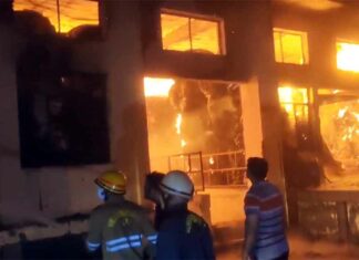 Ghaziabad Fire: गाजियाबाद के प्लूटो होटल और पेपर फैक्ट्री में भीषण आग का तांडव! Ghaziabad News