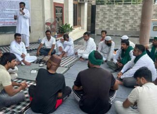 चेयरमैन के खिलाफ 13वें दिन भी जारी रहा सभासदों का धरना Kairana