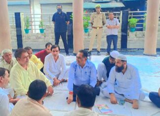 भूख हड़ताल में बदला सभासदों का धरना-प्रदर्शन Kairana News