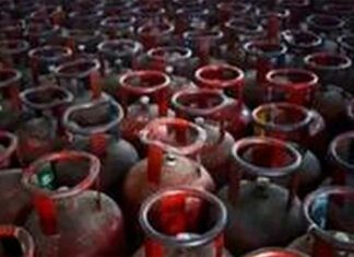 LPG Price Today: एलपीजी सिलेंडर हुआ सस्ता: इतने रुपये की हुई कटौती LPG Price Today