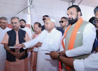 Bihar Rojgar News: बिहार के शिक्षकों व महिलाओं के लिए खुशखबरी! सीएम नीतीश कुमार ने दिए ये निर्देश Bihar News