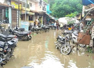 बारिश से कचहरी परिसर जलमग्न, वकीलों के चैंबर में घुसा पानी Kairana News