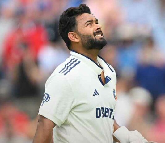 MS Dhoni vs Rishabh Pant
