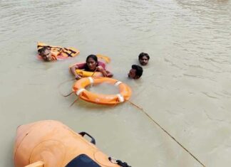 Maharashtra: महाराष्ट्र में बाढ़ का कहर! बीड, धाराशिव और सोलापुर में एनडीआरएफ ने किया कमाल Maharashtra NDRF News