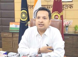 लघु सचिवालय में कर्मचारियों के जींस टी-शर्ट पहने व मोबाइल फोन का इस्तेमाल करने पर लगा बैन Rohtak News