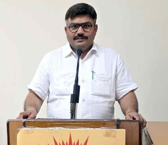 सोशल मीडिया कर रहा है बच्चों की शिक्षा क़ो बर्बाद – डॉ. प्रदीप कुमार Baraut News