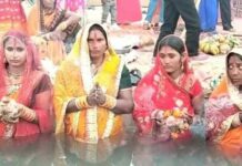 Chhath Mahaparva 2025: रात्रि जागरण में छठ मइया के भजनों पर झूमे श्रद्धालु, शिव तांडव नृत्य ने किया मंत्रमुग्ध Hanumangarh News