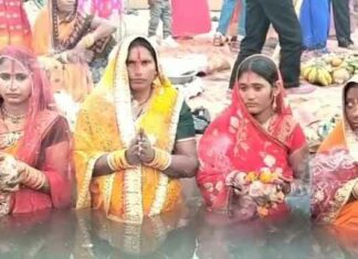 Chhath Mahaparva 2025: रात्रि जागरण में छठ मइया के भजनों पर झूमे श्रद्धालु, शिव तांडव नृत्य ने किया मंत्रमुग्ध Hanumangarh News