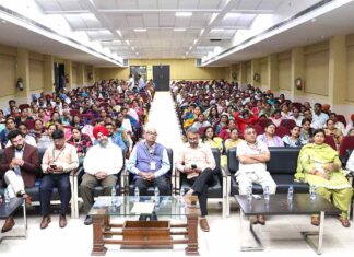 फिजियोथेरेपी तकनीक वर्कशाप में शिक्षकों को जानकारी दी Jalandhar News