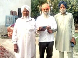 Honesty: डेरा श्रद्धालु ने दिखाई ईमानदारी, असली मालिक को लौटाया कीमती मोबाईल Honesty