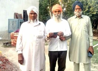 Honesty: डेरा श्रद्धालु ने दिखाई ईमानदारी, असली मालिक को लौटाया कीमती मोबाईल Honesty