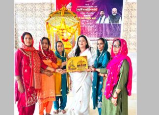 भगवान वाल्मीकि जयंती पर एकता और मानवता का संदेश – गीता शर्मा ने किया दीप प्रज्ज्वलन Pehowa News