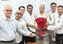 कांग्रेस लोकसभा प्रभारीओ ने अध्यक्ष राव नरेंद्र से शिष्टाचार मुलाकात कर किए पुष्प गुच्छ भेंट Pratap Nagar News