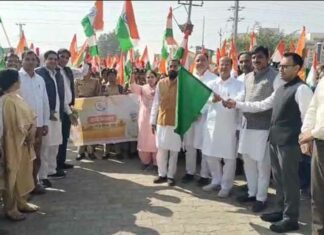 तिरंगा थामे हुए शामिल, जनजातियों के जागरण के लिए किए गए कार्य को किया याद Hanumangarh News