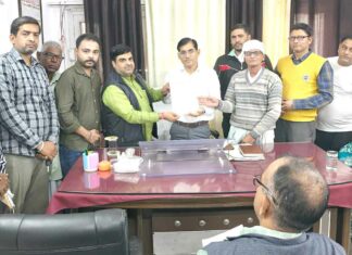 बकाया कमीशन, गेहूं की गुणवत्ता की जांच सहित 6 सूत्रीय मांगों को लेकर डिपो होल्डरों ने सौंपा ज्ञापन Bhiwani News