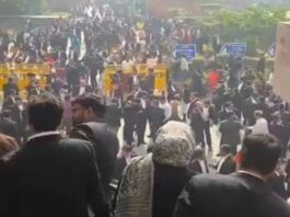 Delhi Courts Bomb threats: दिल्ली की अदालतों को बम से उड़ाने की धमकी! साकेत, तीस हजारी कोर्ट बंद Delhi News