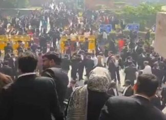 Delhi Courts Bomb threats: दिल्ली की अदालतों को बम से उड़ाने की धमकी! साकेत, तीस हजारी कोर्ट बंद Delhi News