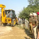 पंजाब पुलिस और मार्केट कमेटी की संयुक्त कार्रवाई, धनौला में कुख्यात तस्कर का अवैध निर्माण ढहा Dhanaula News