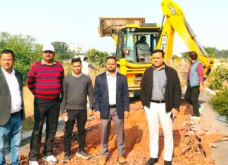 अवैध कॉलोनी पर गरजा बुलडोजर, कराई गई ध्वस्तीकरण की कार्यवाही Firozabad News