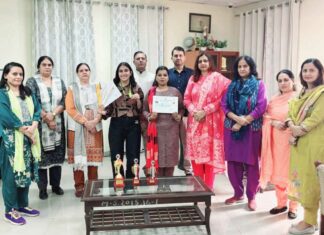 युवा महोत्सव के विजेता विद्यार्थियों का स्वागत Kharkhoda