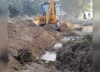 10 दिन बाद फिर टूटी खेड़ी माइनर नहर, किसानों की 8 एकड़ से ज्यादा फसल हुई जलमग्न Sirsa News