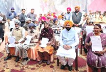 खन्ना के बाढ़ प्रभावित 120 परिवारों को सौंपे 1.44 करोड़ के मुआवजा राशि के चैक Ludhiana News