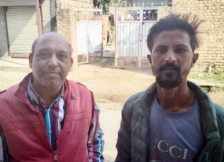 कीमती से कीमती वस्तु देखकर भी नहीं डोल रहा ईमान! हनुमानगढ़ के सोनू मक्कड़ इन्सां ने लौटाया कीमती मोबाइल Hanumangarh News