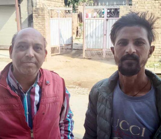 कीमती से कीमती वस्तु देखकर भी नहीं डोल रहा ईमान! हनुमानगढ़ के सोनू मक्कड़ इन्सां ने लौटाया कीमती मोबाइल Hanumangarh News