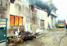 Fire: नाभा में फर्नीचर के गोदाम में लगी भीषण आग, लाखों का नुकसान Nabha News