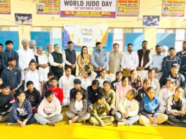 गाँव भेरियो में सांसद खेल महोत्सव: जूडो प्रतियोगिता में चमकी युवा प्रतिभा, मुख्य अतिथि गीता शर्मा ने बढ़ाया खिलाड़ियों का उत्साह Pehowa News