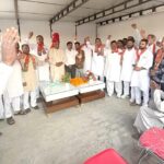 गांव सारसा में कांग्रेस को बड़ा झटका – सैकड़ों लोगों ने डीडी शर्मा के नेतृत्व में छोड़ा कांग्रेस का साथ, भाजपा में हुए शामिल Pehowa News