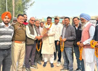 झांसा–कुरुक्षेत्र रोड पर विकास की नई राह: पंडित जय भगवान शर्मा ने किया प्रीमिक्स कारपेटिंग कार्य का शुभारंभ Pehowa News