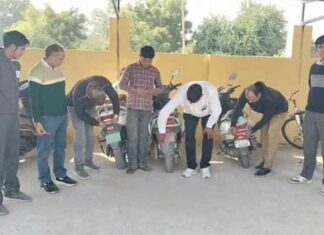 Road safety campaign: बच्चों को किया जागरूक, वाहनों पर लगाए रिफ्लेक्टर Hanumangarh News