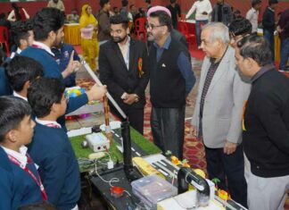 शाह सतनाम जी बॉयज स्कूल में अभिभावक-अध्यापक बैठक व मेगा एग्जीबिशन का भव्य आयोजन Sirsa News