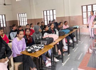 ‘जागरूक नागरिक बनकर संविधान के प्रति सम्मान-कर्तव्यनिष्ठा का करें पालन’