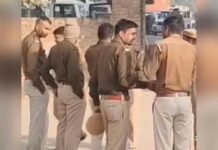 Hanumangarh Police: इथेनॉल फैक्ट्री के विरोध में पिछले कई दिनों से धरना दे रहे प्रदर्शनकारियों को पुलिस ने खदेड़ा Hanumangarh News