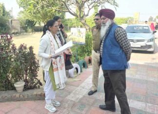 छात्राओं से मारपीट मामला गहराया, पुलिस ने घर-घर जाकर दर्ज किए बयान Bhuna News