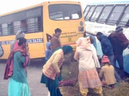 Roadways Bus Accident: दादरी में रोडवेज व आर्यन स्कूल बस की टक्कर में छात्रा की मौत, 18 छात्रायें घायल Charkhi Dadri News