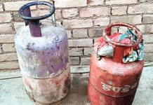 सिलेंडर में गैस भरते हुए लगी आग दो महिलाओं सहित 5 घायल Sadulshahar News