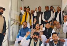 जल परामर्श समिति बैठक में हंगामा: नहरों में पूरा पानी देने की मांग, विधायक धरने पर बैठे Hanumangarh News