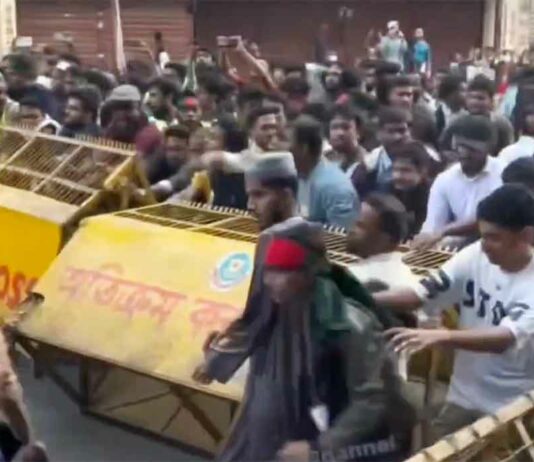 Bangladesh: बांग्लादेश में भारतीय वीजा सेंटर बंद, भारत चिंतित Bangladesh News