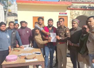 बजरंग दल ने गोहत्या पर रोक लगाने की मांग को लेकर एसपी को ज्ञापन सौंपा Jhinjhana