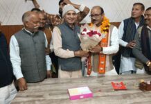 प्रदीप चौधरी के राष्ट्रीय परिषद सदस्य बनाए जाने पर बांटी मिठाईयां Kairana