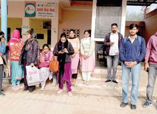 Haryana Roadways: रोडवेज की लेट-लतीफी विद्यार्थियों की पढ़ाई पर पड़ रही भारी, परीक्षाओं के चलते छात्राओं का शहर पहुंचना हो रहा मुश्किल Sirsa News