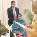 Janata Darshan: हर जरूरतमंद की सेवा ही सरकार का लक्ष्य: योगी आदित्यनाथ Lucknow News