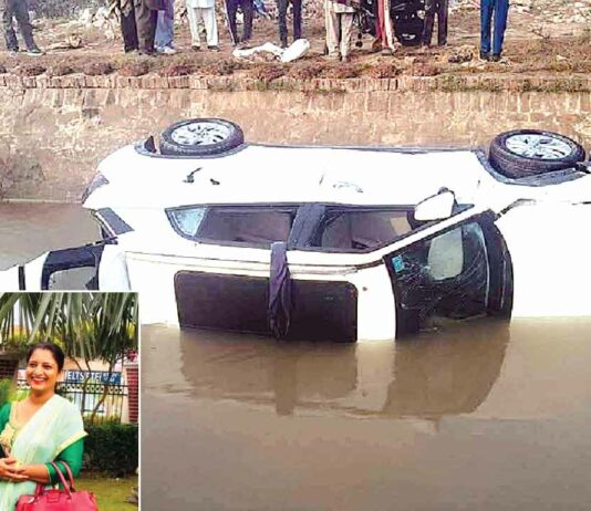 Road Accident: घनी धुंध और बिना रेलिंग वाले नाले ने ली शिक्षक दंपति की जान Nihal Singh Wala News