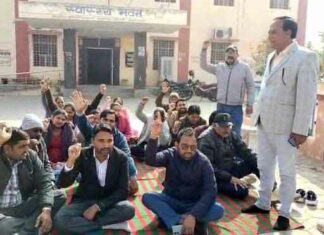 नर्सिंग कर्मियों ने द्वेषतापूर्वक कार्य व्यवस्था में लगवाने का लगाया आरोप Hanumangarh News