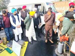 CM Bhagwant Mann: मुख्यमंत्री मान ने सड़क निर्माण में गड़बड़ी पकड़ी, ठेकेदार को नोटिस Patiala News