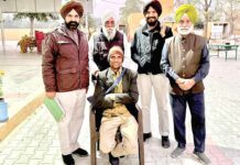 डेरा श्रद्धालुओं ने मानसिक रूप से विक्षिप्त युवक को परिजनों से मिलवाकर निभाया इन्सानियत का फर्ज Sangrur News